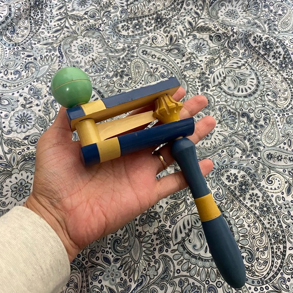 Wooden toy hold and circe made in India - Picture 4 of 5